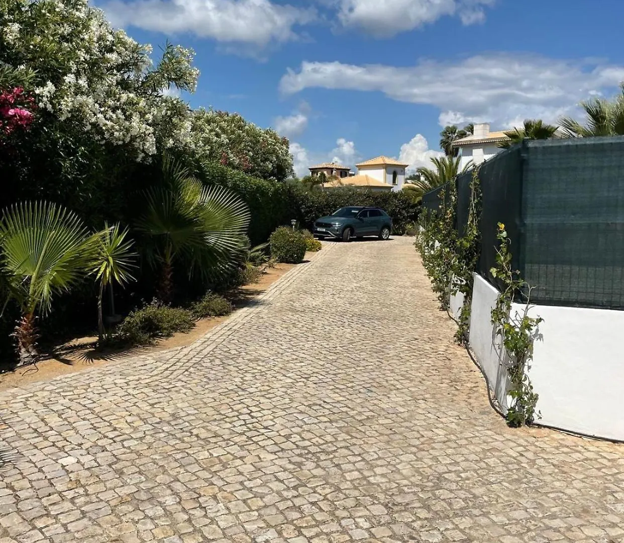 Villa Ben - Private Pool Garden, Sun All Day Albufeira