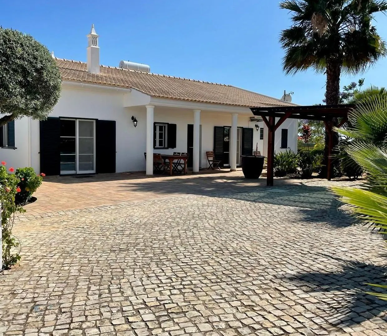 Villa Ben - Private Pool Garden, Sun All Day Albufeira Portugal