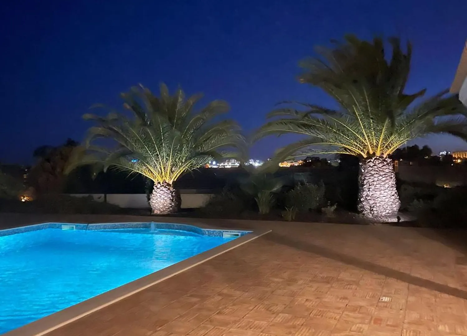 Villa Ben - Private Pool Garden, Sun All Day Albufeira